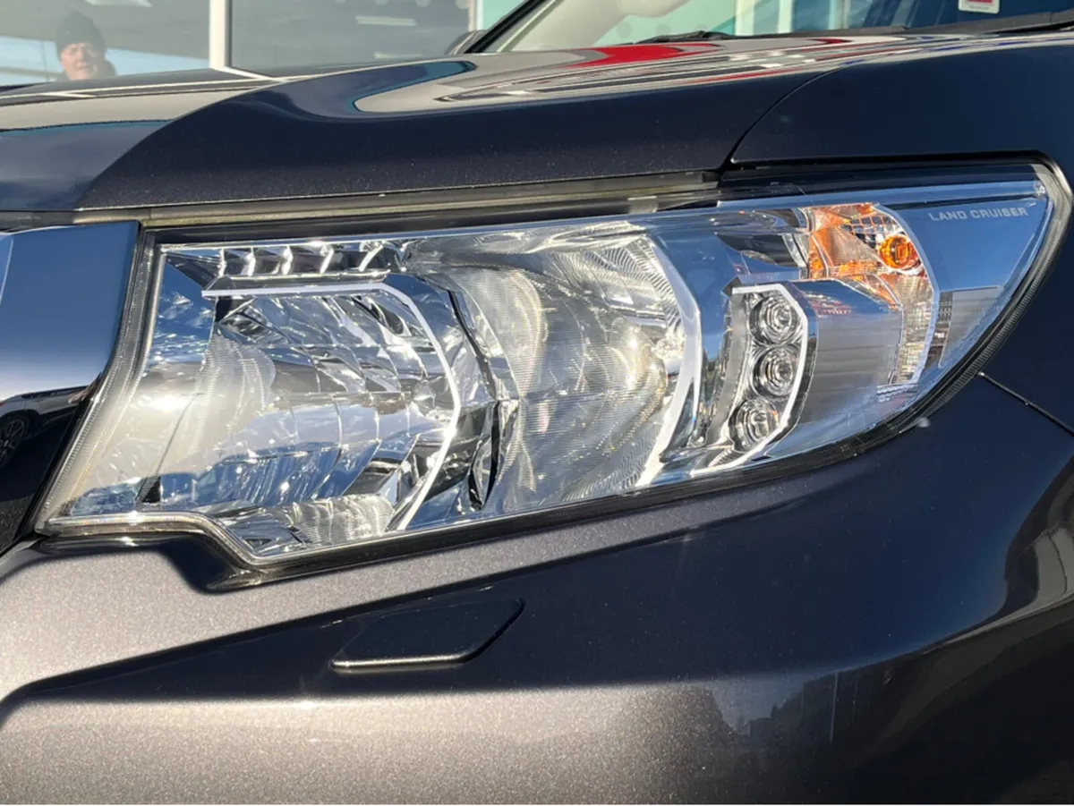 Toyota Land Cruiser LAND CRU CRUISER SWB A AUTO 2D - Image 3