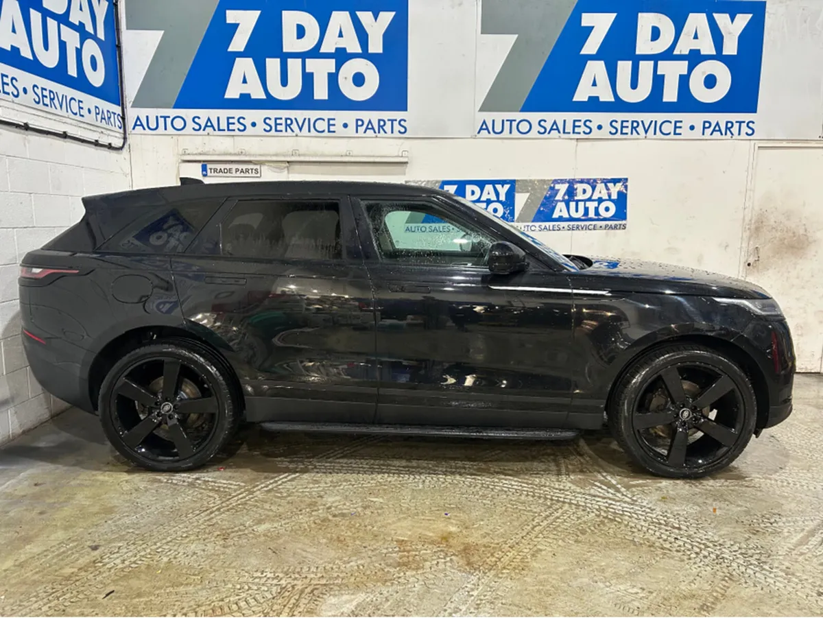 Land Rover Range Rover Velar VELAR 2.0 TD4 5DR - Image 3