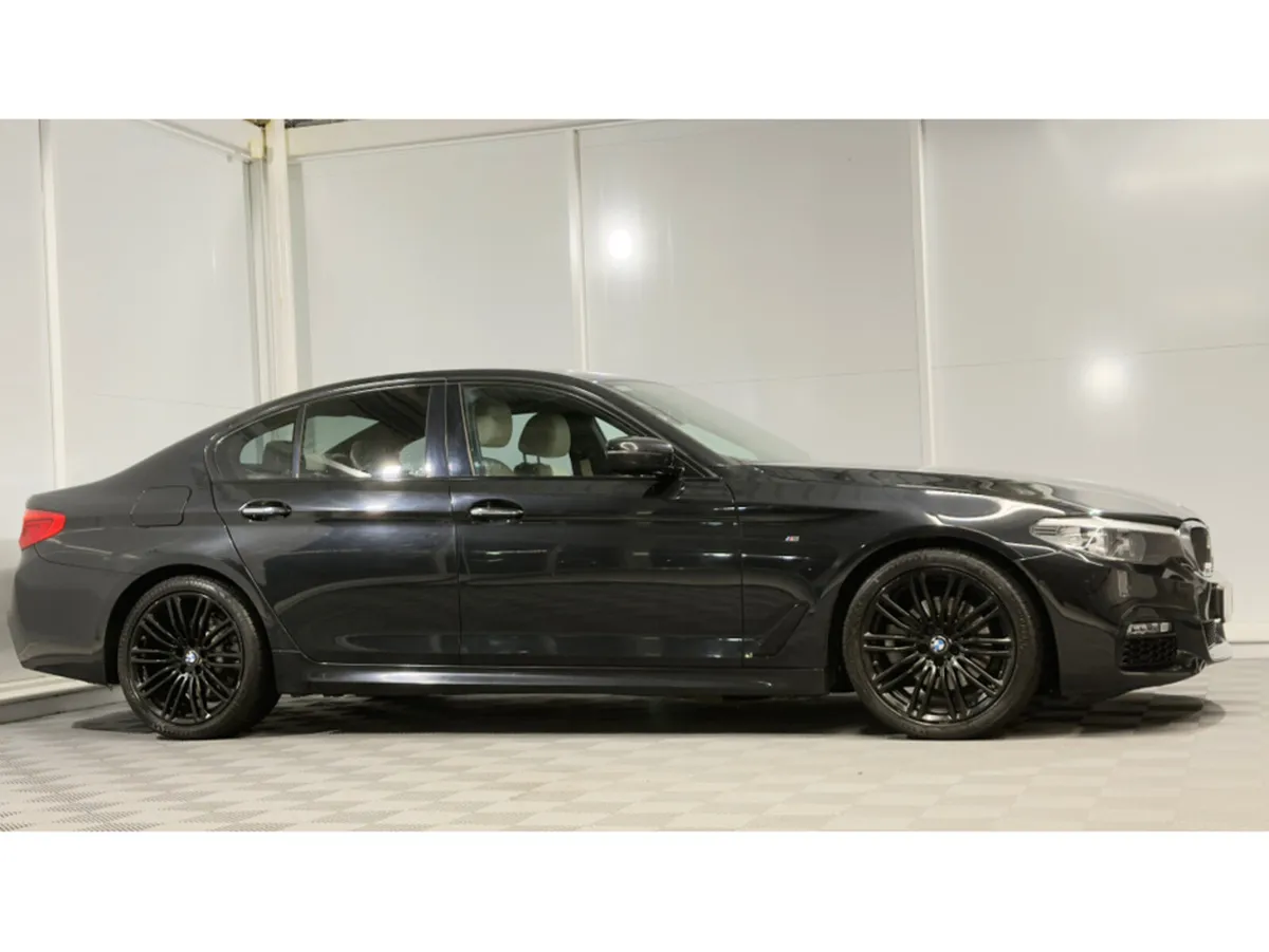 BMW 5-Series *D G30*  M SPORT - Image 2