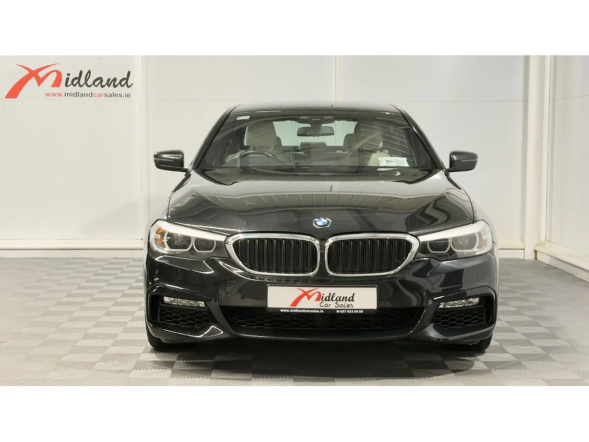 BMW 5-Series *D G30*  M SPORT - Image 4