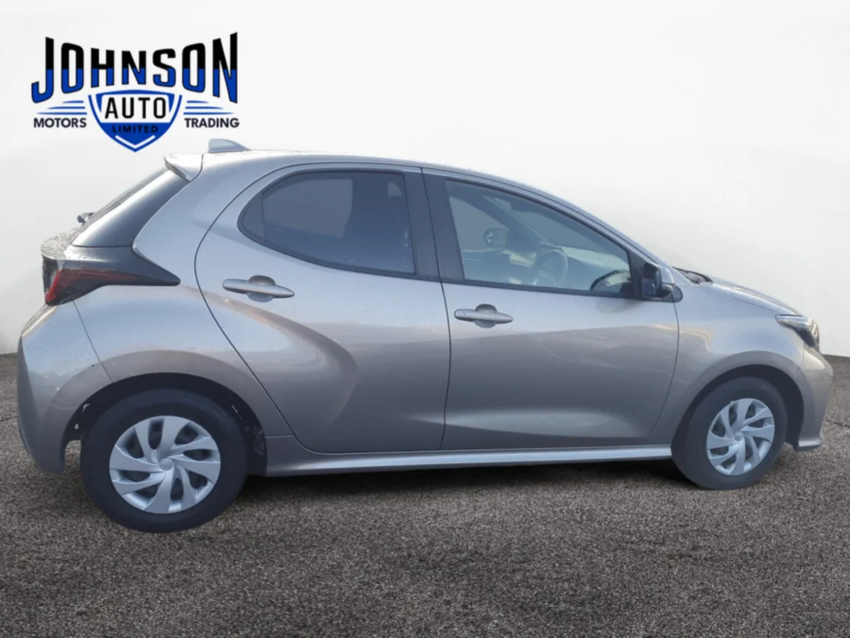 Toyota Yaris 1.0 Petrol Auto Low Low Mileage - Image 3