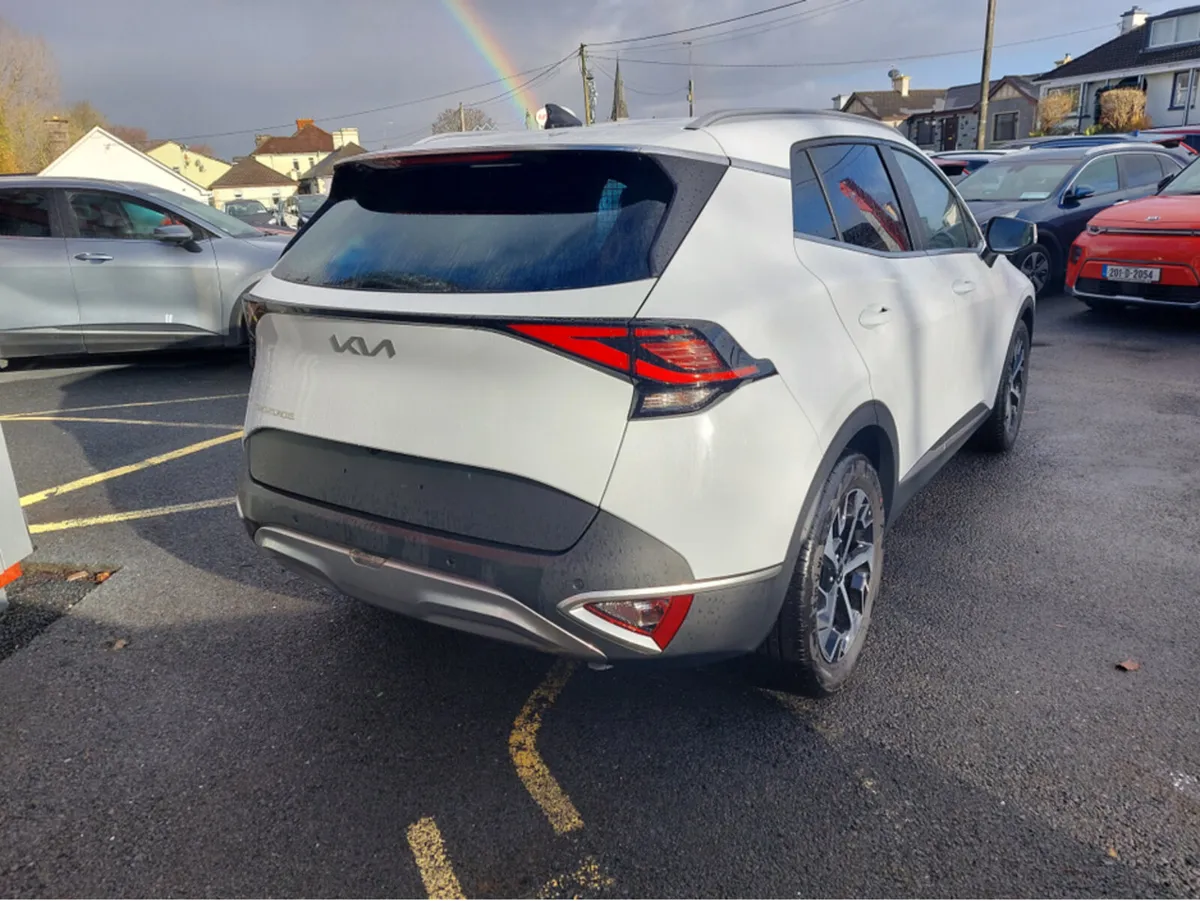 Kia Sportage 1.6 D K3 Commercial 5DR - Image 2