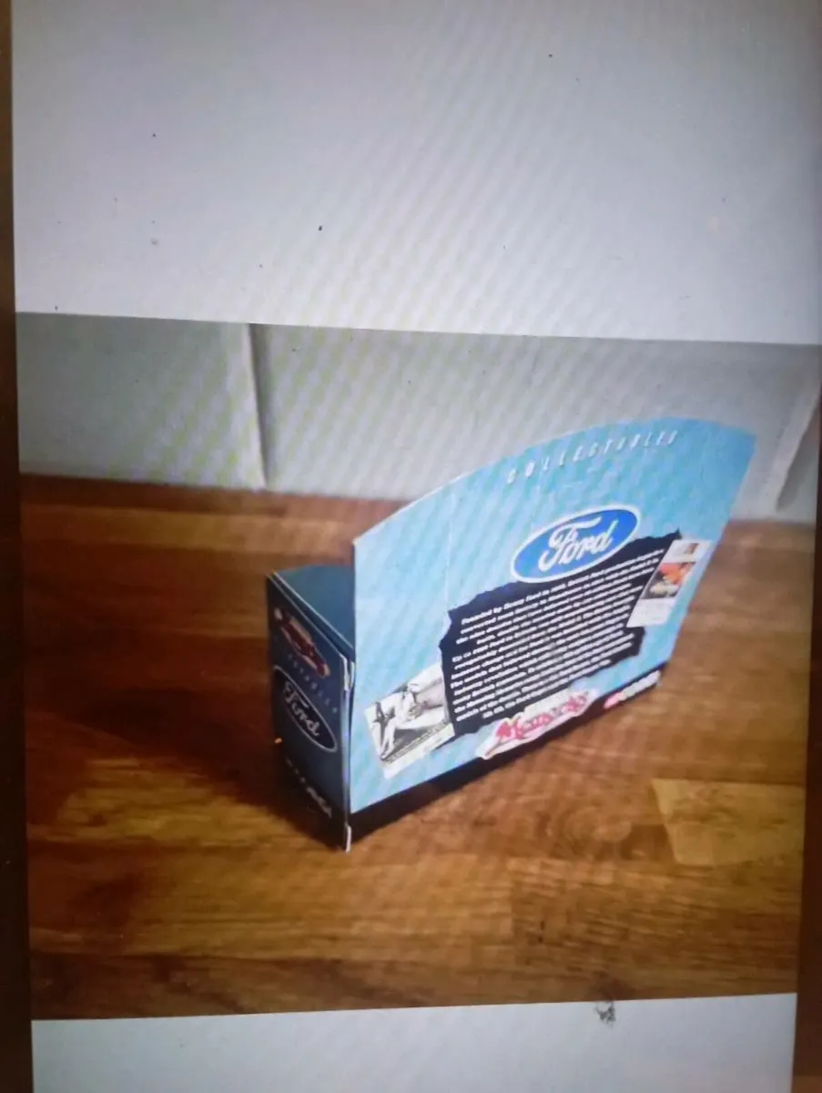 DIE - CAST CORGI MOTORING MEMORIES FORD ESCORT VAN - Image 2