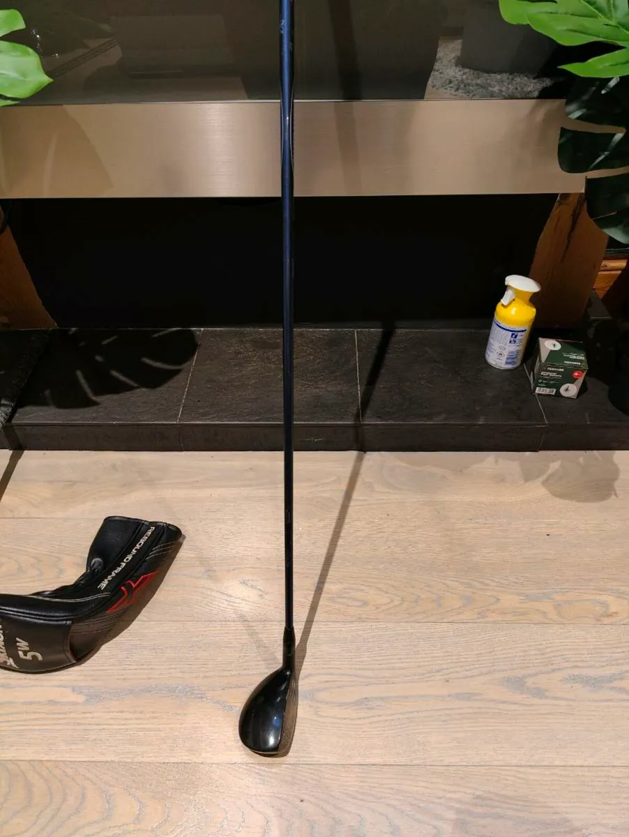 Titleist 910 2 hybrid (17 degree, stiff) - Image 1