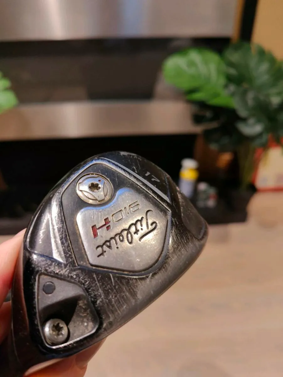 Titleist 910 2 hybrid (17 degree, stiff) - Image 2