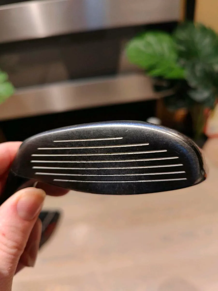 Titleist 910 2 hybrid (17 degree, stiff) - Image 3