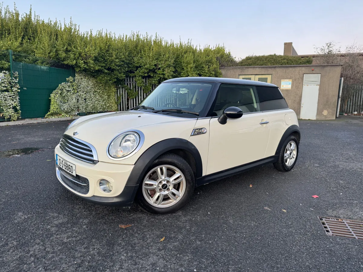 Mini Cooper 1.6 Automatic low mileage 64km - Image 2