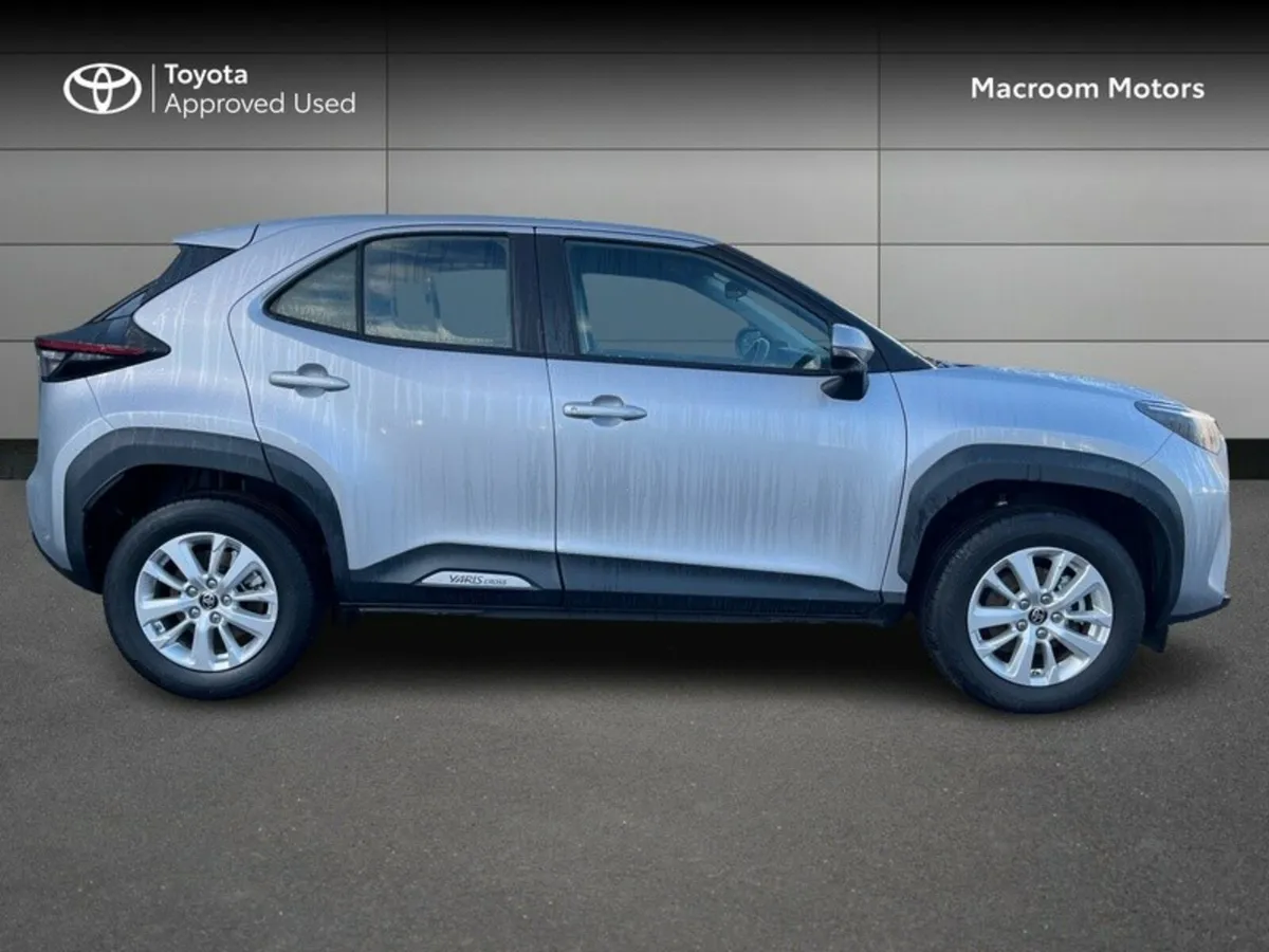 Toyota Yaris Cross END OF YEAR CLEARANCE SALE! - Image 3