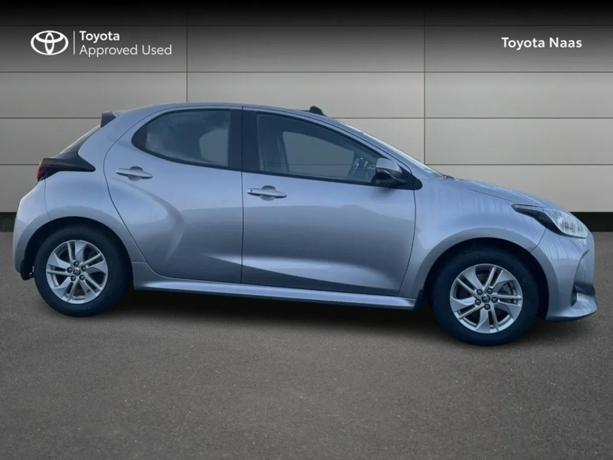 Toyota Yaris HYBRID LUNA 4DR AUTO - Image 3