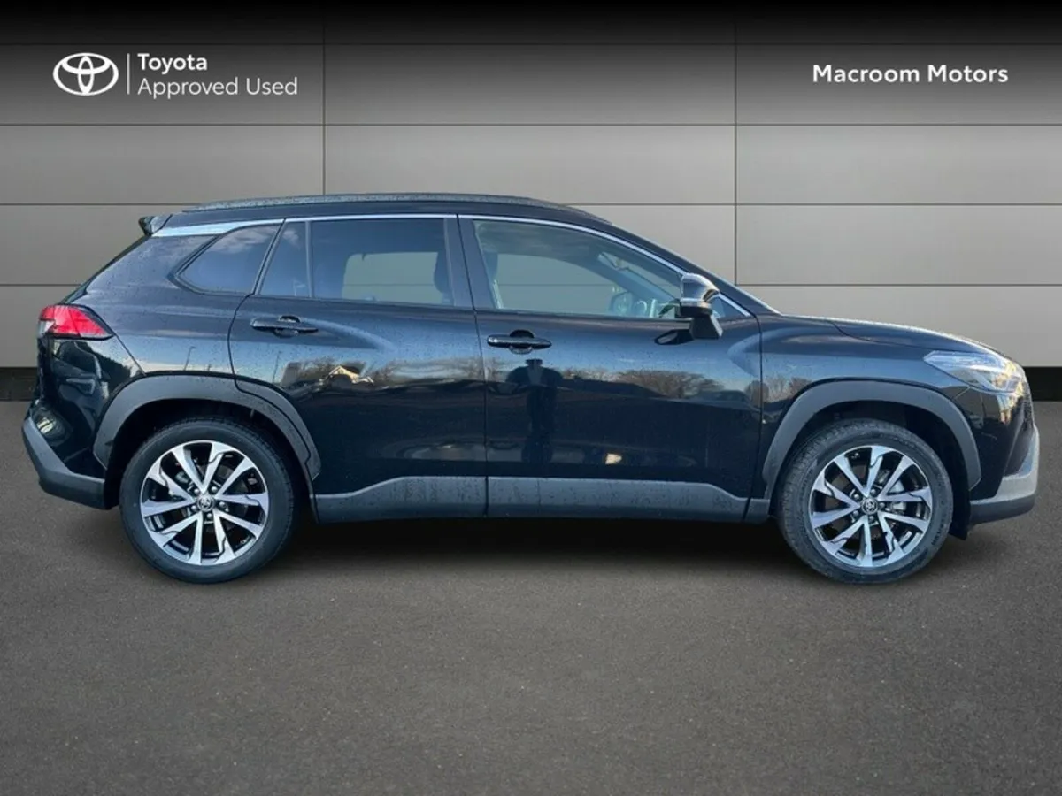 Toyota Corolla Cross END OF YEAR CLEARANCE SALE! - Image 3