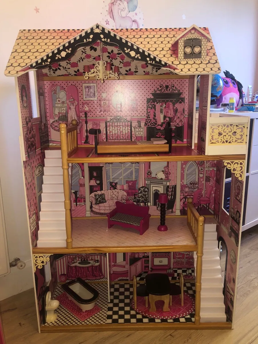 Doll house - Image 1