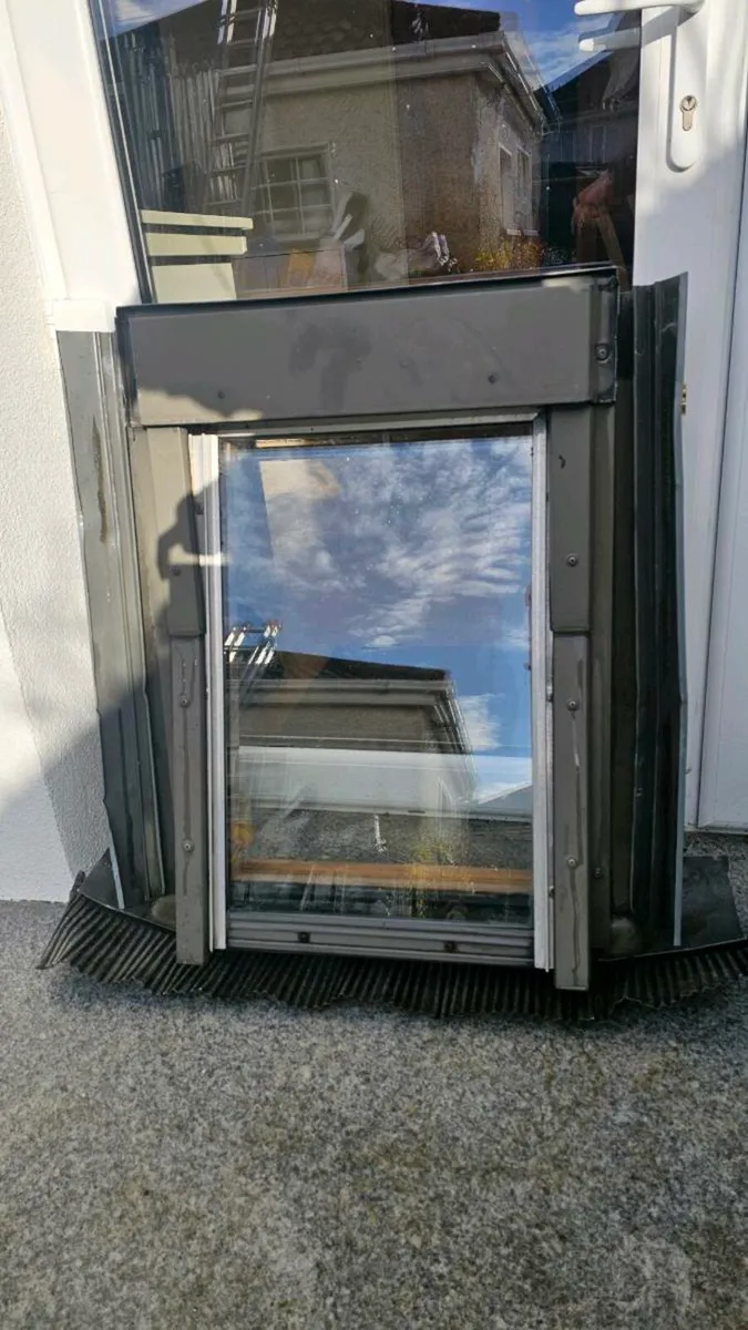 Velux) Windows roof top with flashings - Image 2