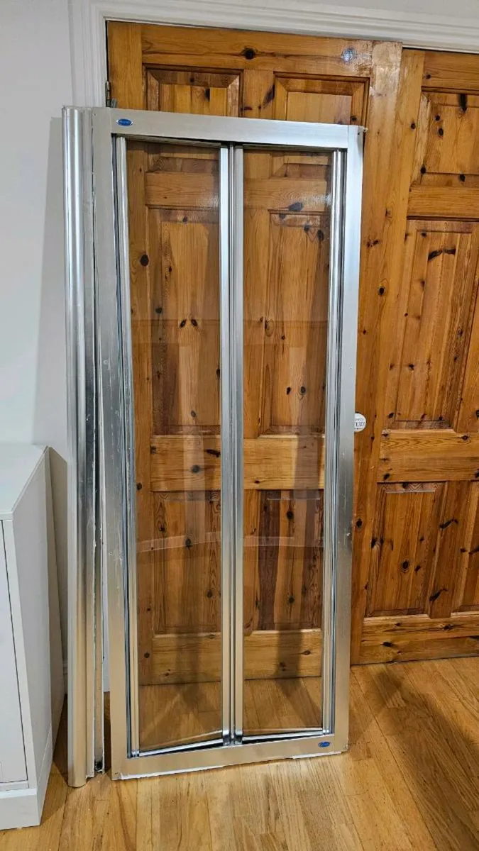 Shower folding door accordion - Image 1