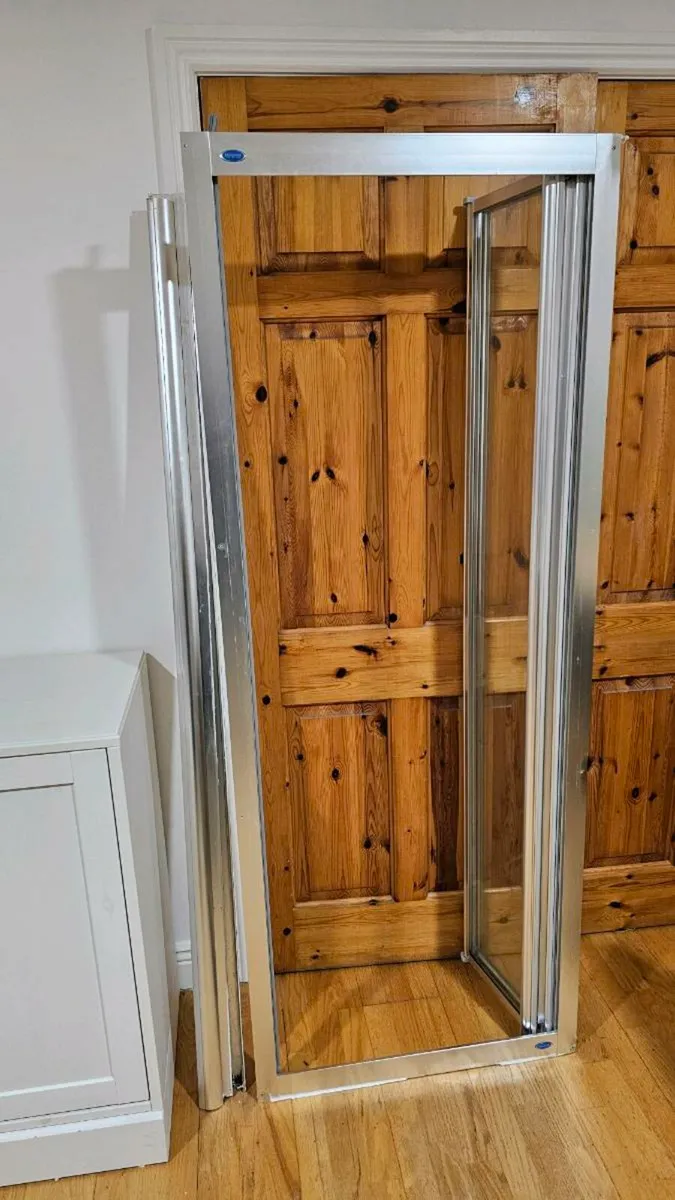 Shower folding door accordion - Image 4