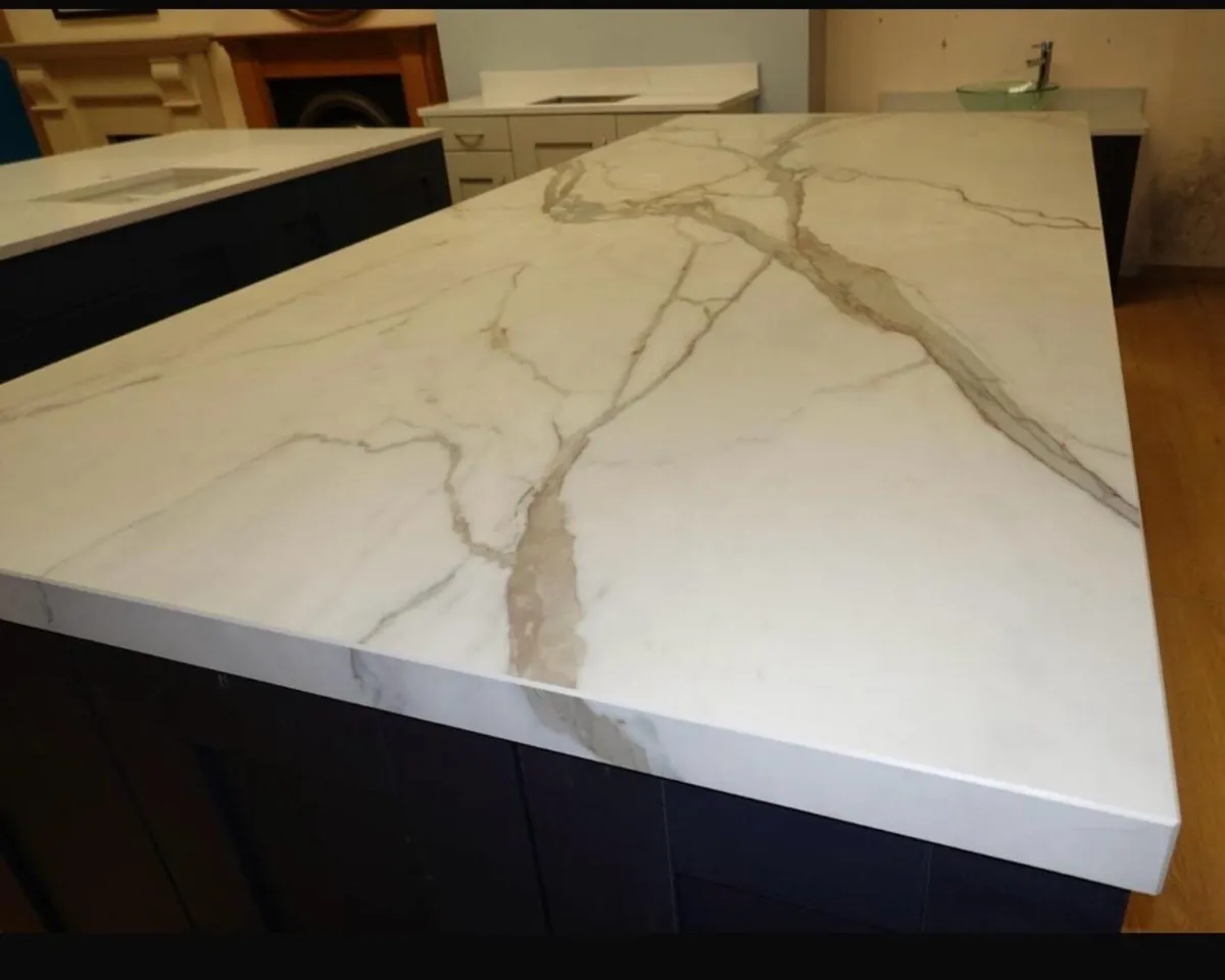 Kitchen Islands, worktops & kitchen cabinets - Image 4