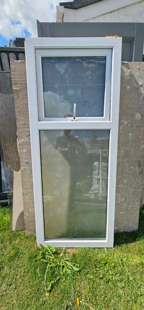 Long window with top opening - Image 2