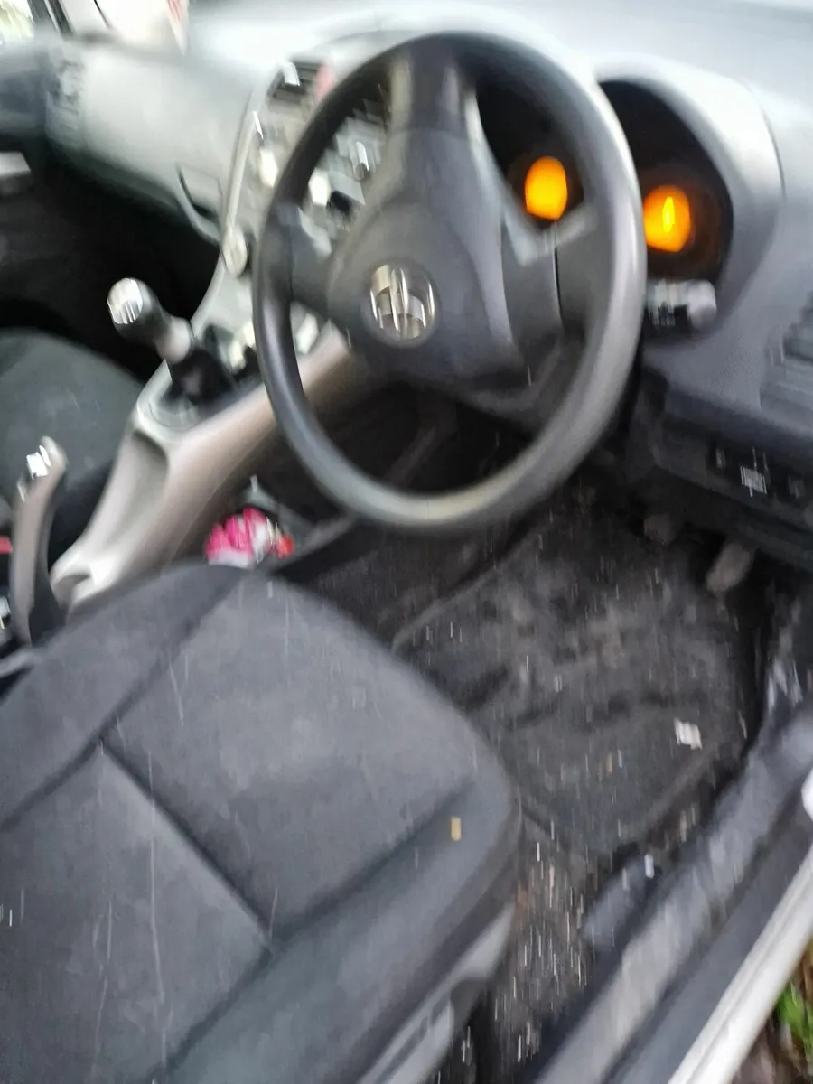 Toyota Auris 2007 - Image 1