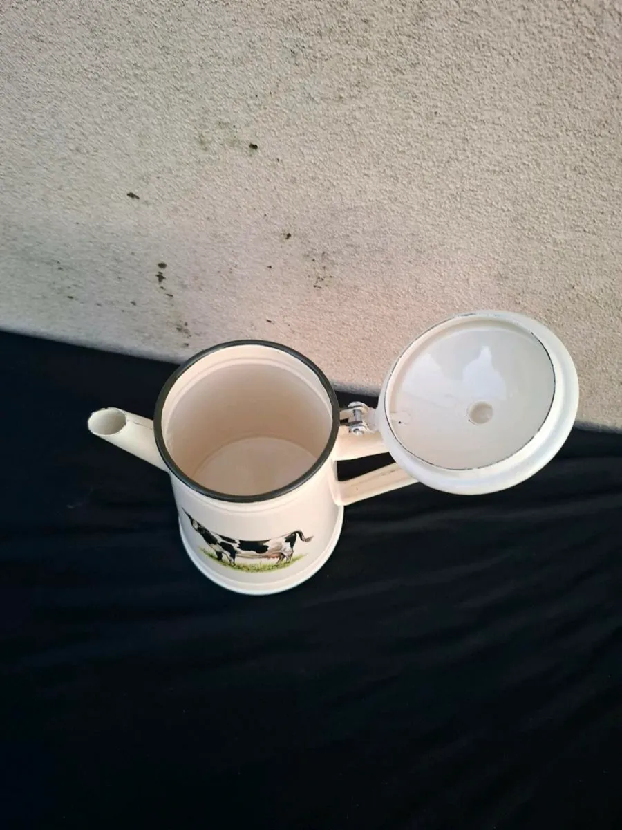 By post only enamel cow tea pot - Image 2