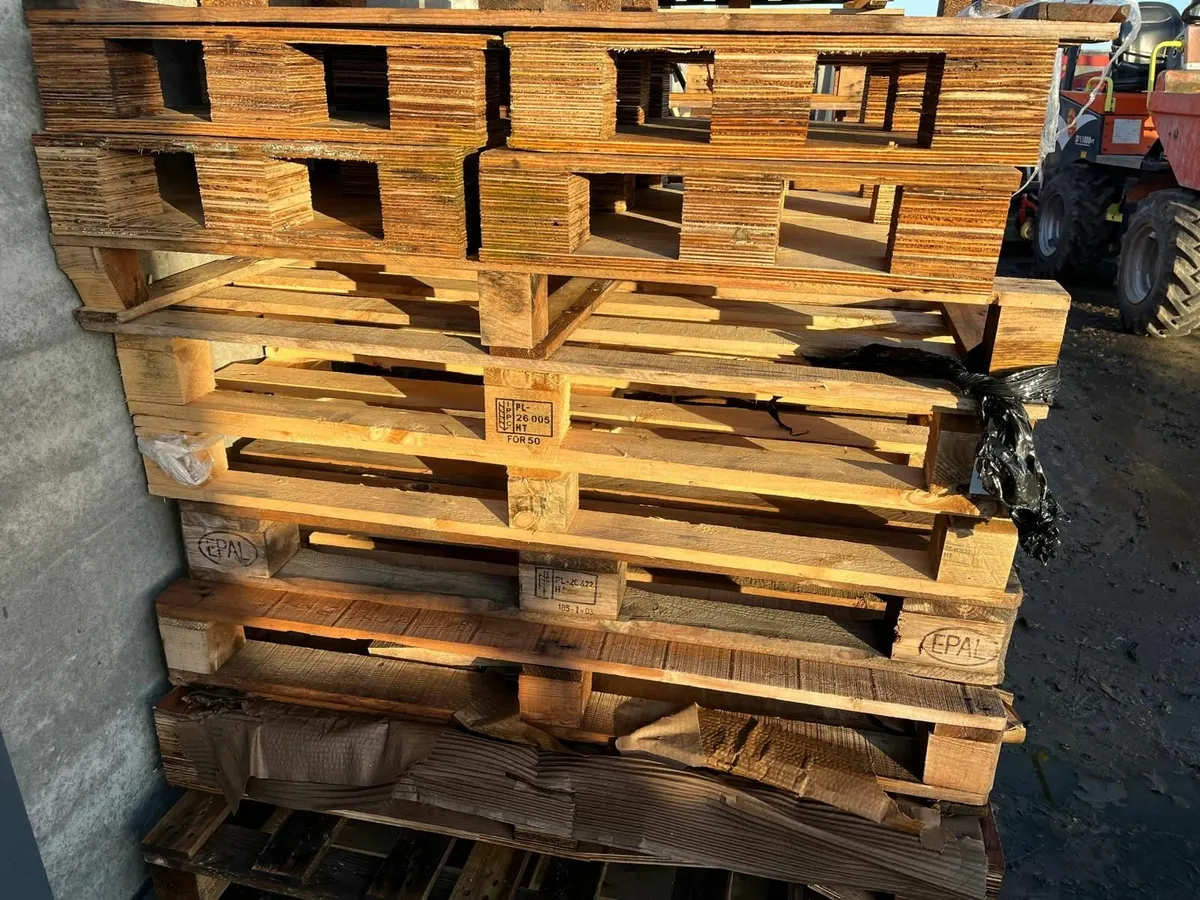 Free pallets - Image 1