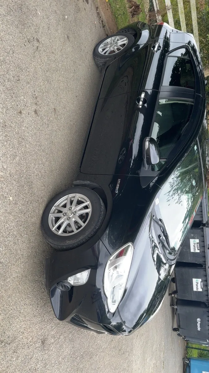 Toyota Aqua 2016 - Image 2