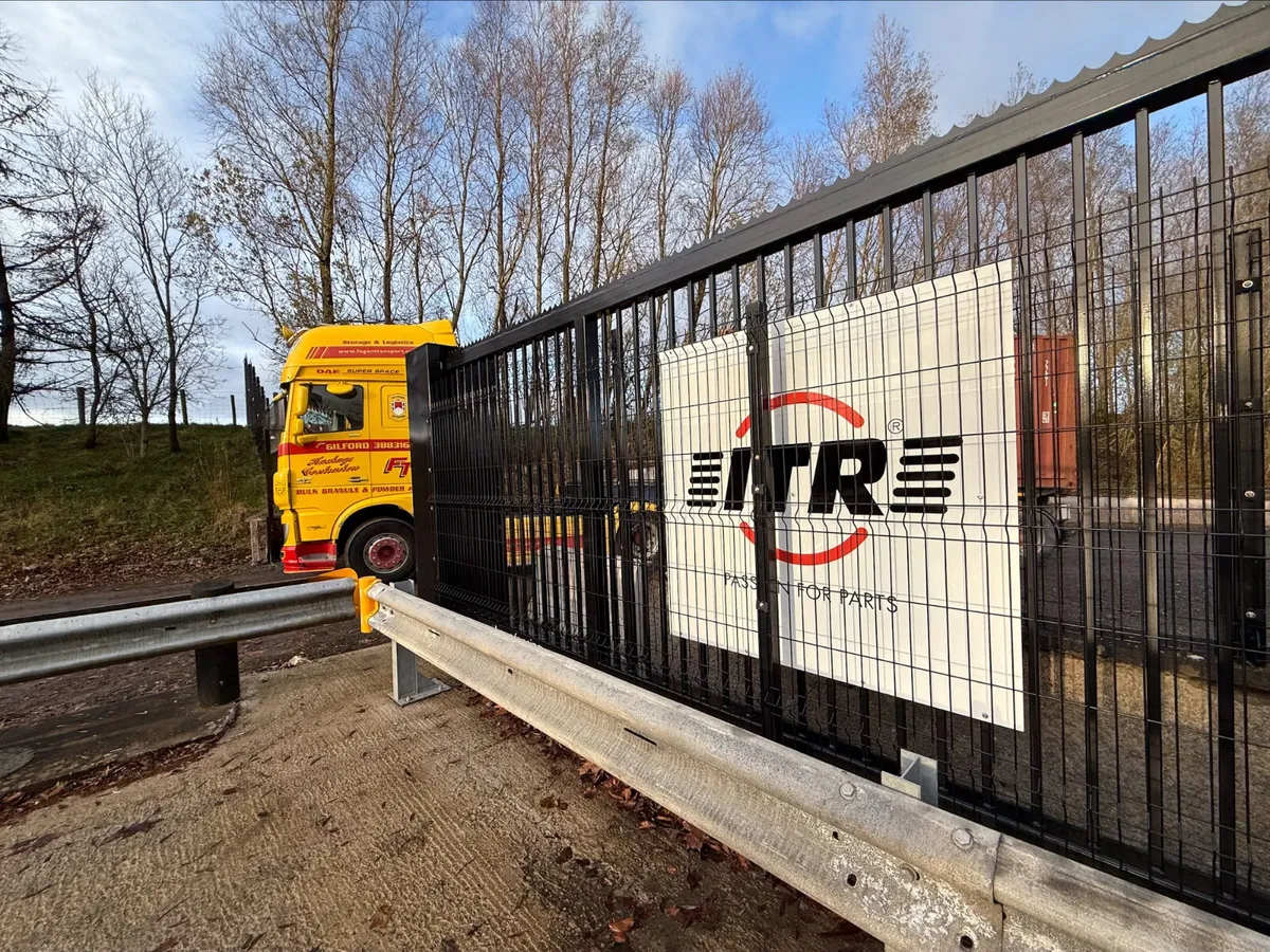 On The Move @ Undercarriage Ireland - Image 1