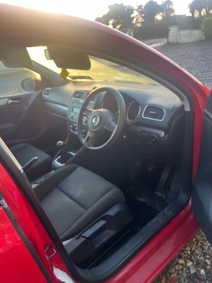 Volkswagen Golf 2010 - Image 3