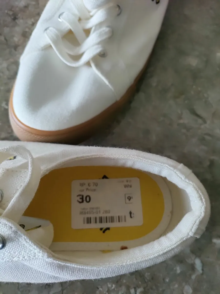 Lyle and Scott trainers 8uk New - Image 4