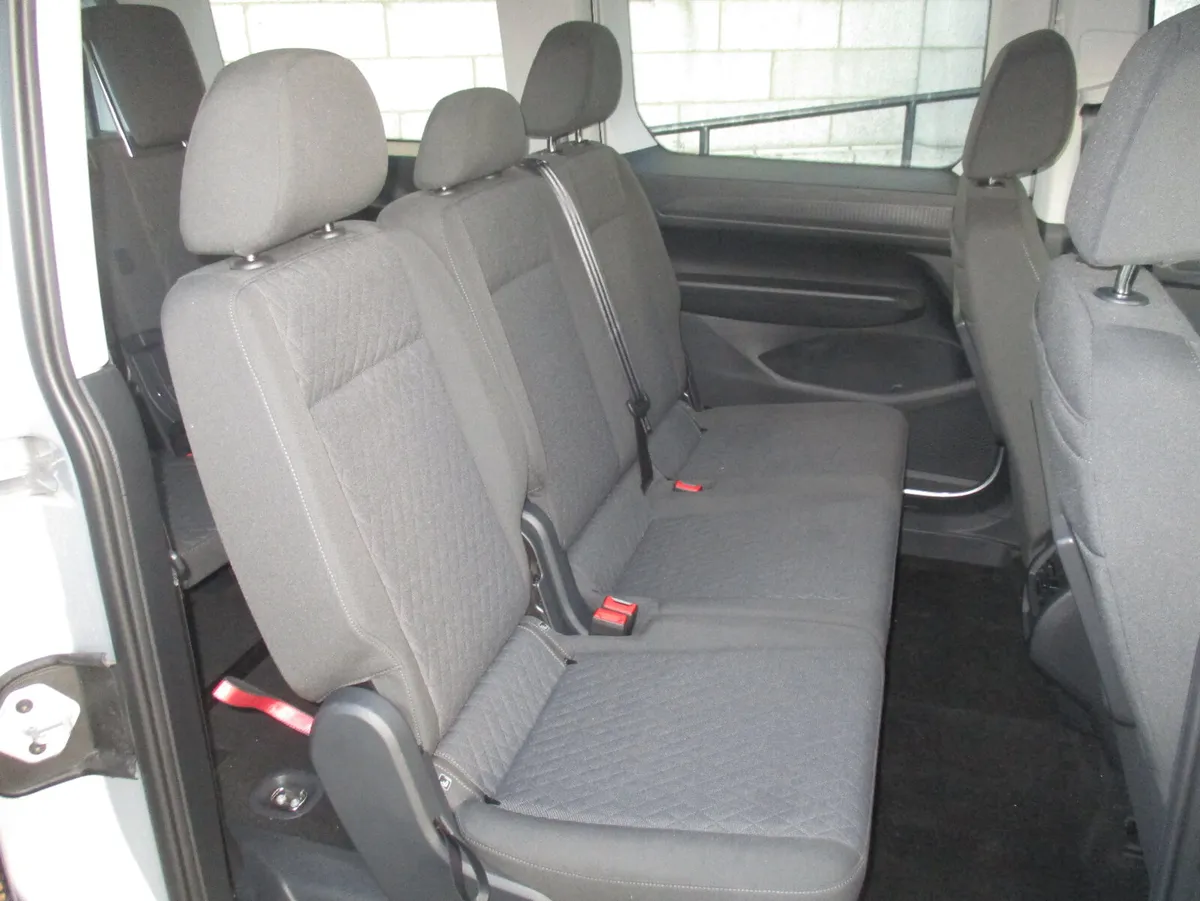 2025 VW CADDY MAXI LIFE 2.0 TDI DSG 7 SEATER - Image 4