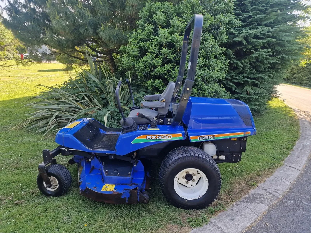 ISEKI diesel zero turn ride on mower lawnmower - Image 4