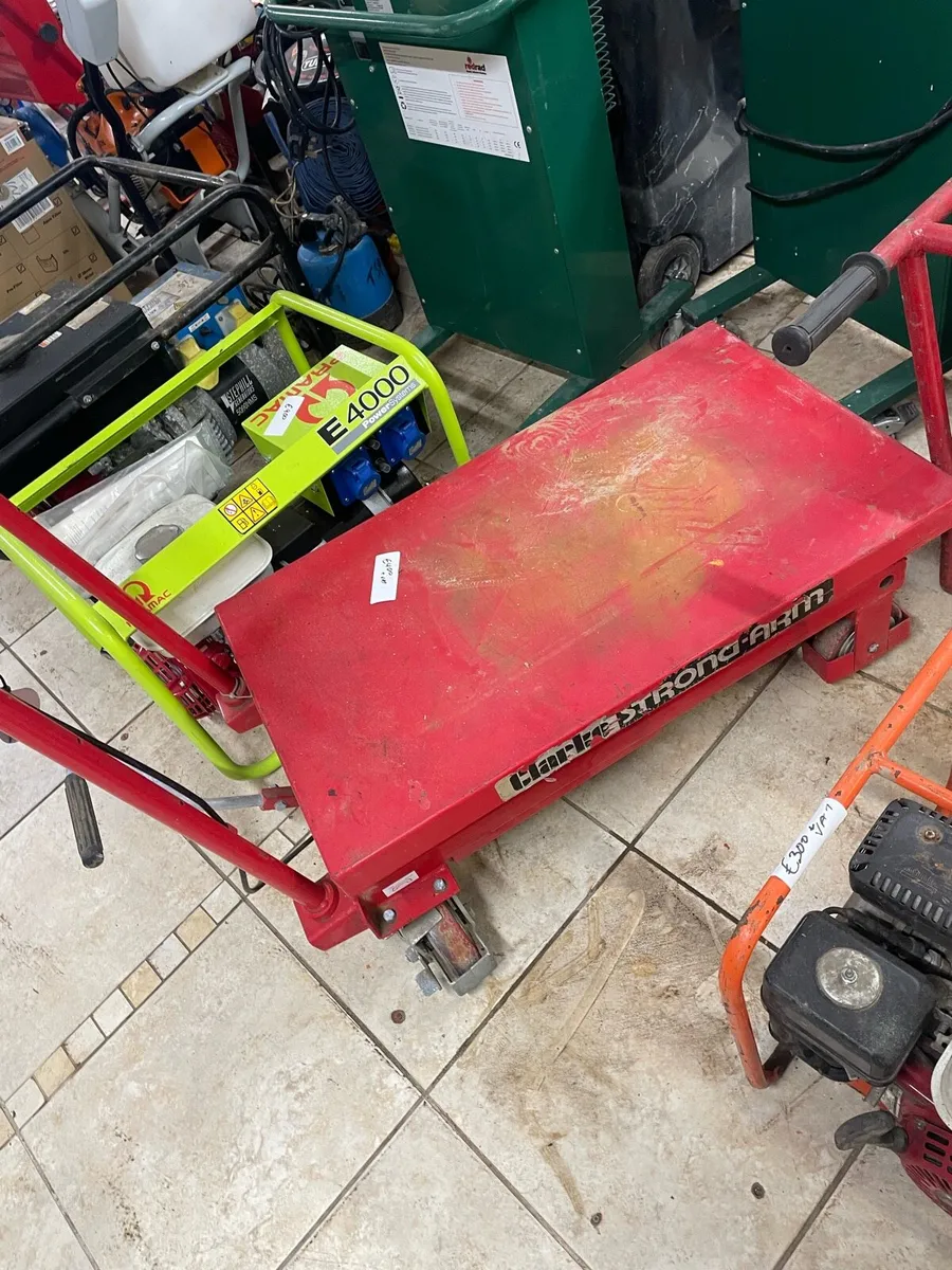 Lift table - Image 1