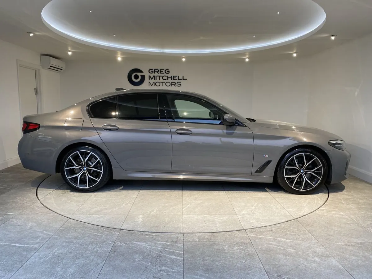 BMW 5-Series 2021 - Image 4