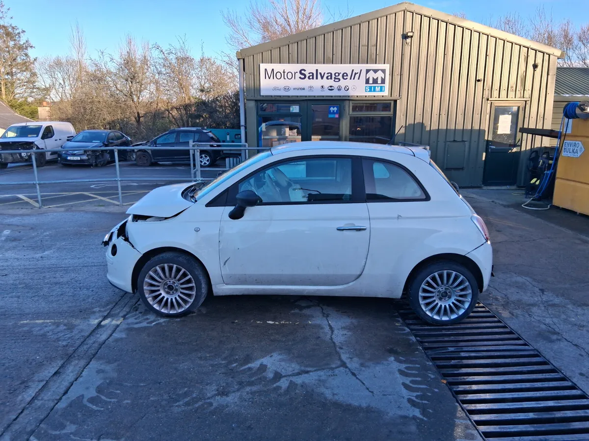 2010 FIAT 500 1.3L Petrol (for parts only) - Image 1