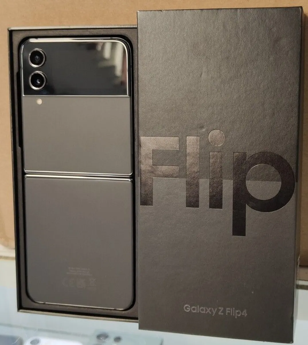 Samsung Galaxy Z-Flip 4 128GB Dual Sim Unlocked (Like New) - Image 1