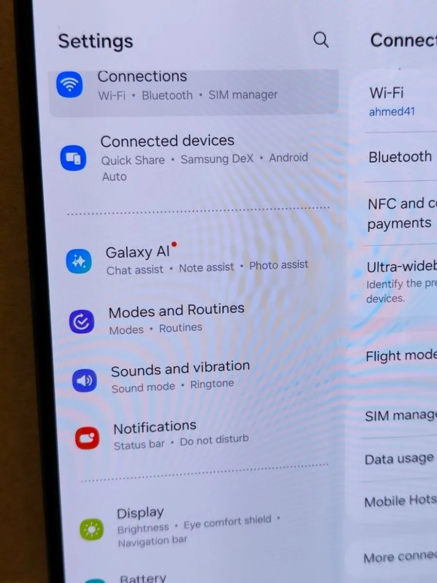 Samsung Galaxy Z Fold 4 - 256GB/ 12GB - Dual Sim Unlocked Phantom Black. - Image 3