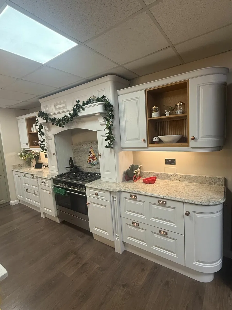 EX-DISPLAY KITCHEN NOW AVAILABLE – SOLD AS SEEN - Image 3