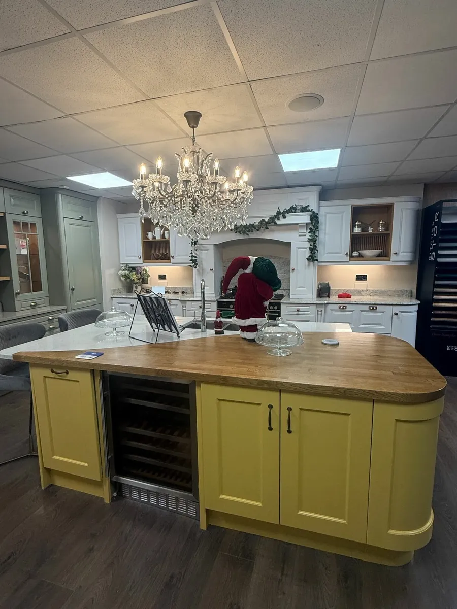EX-DISPLAY KITCHEN NOW AVAILABLE – SOLD AS SEEN - Image 1