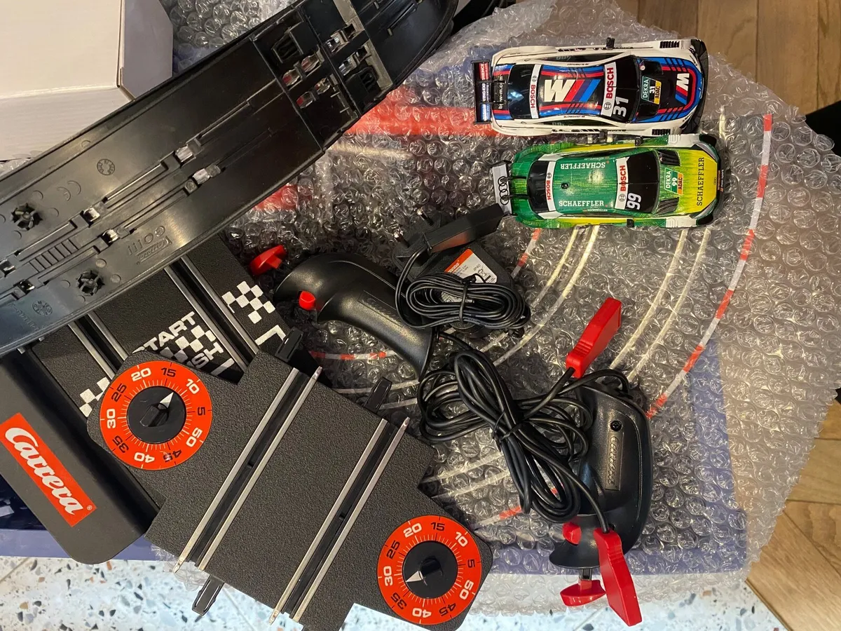 Carrera GO! Electric Powered car track - Image 2