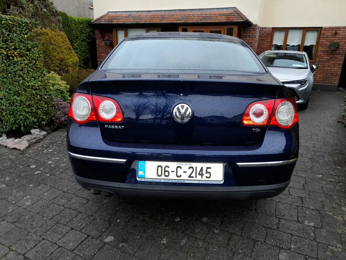 Volkswagen Passat - Image 2