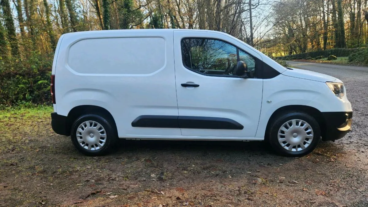 2022 Opel Comfort 100bhp 55kms - Image 2