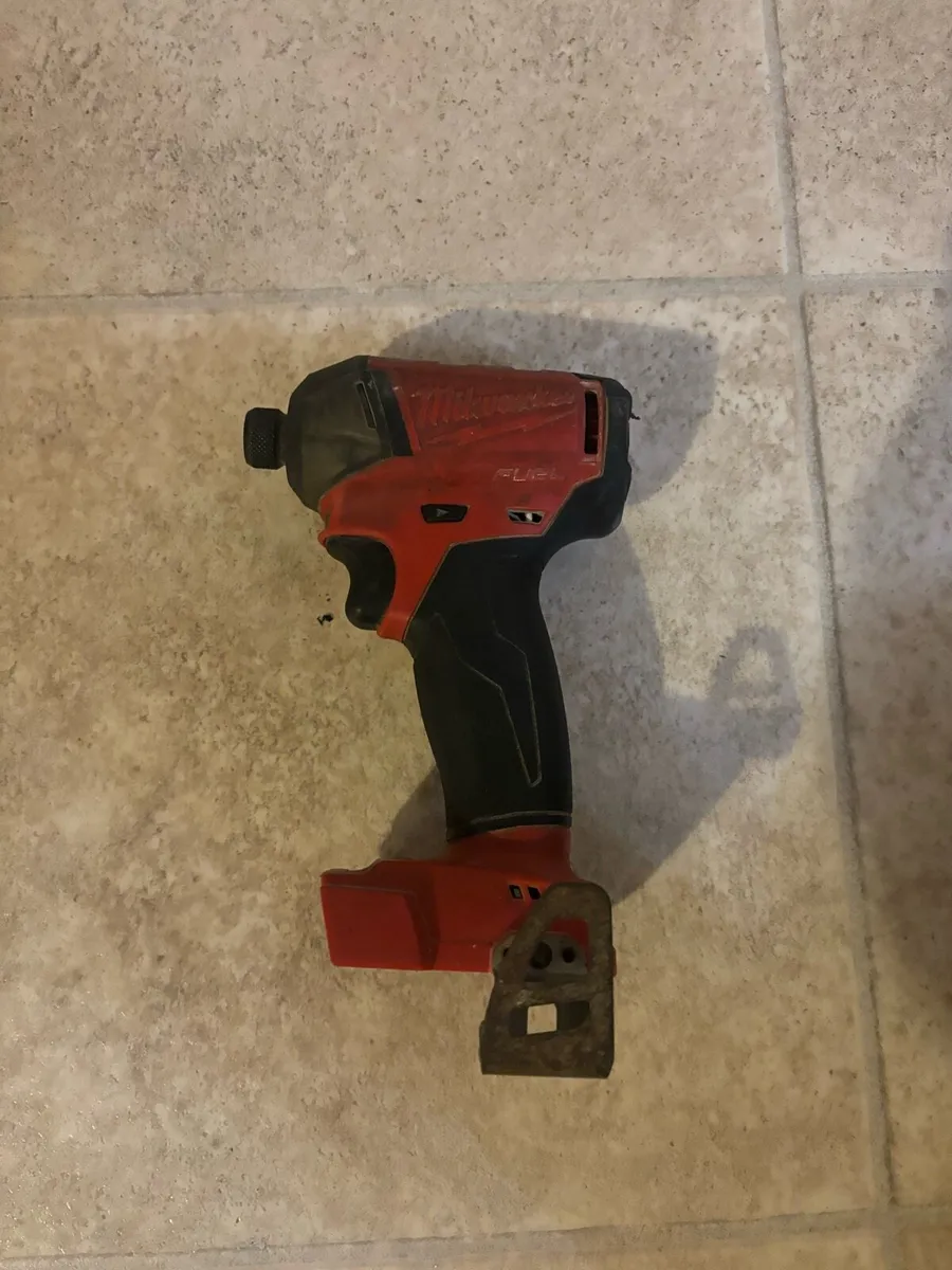 Milwaukee surge impact driver - Image 1