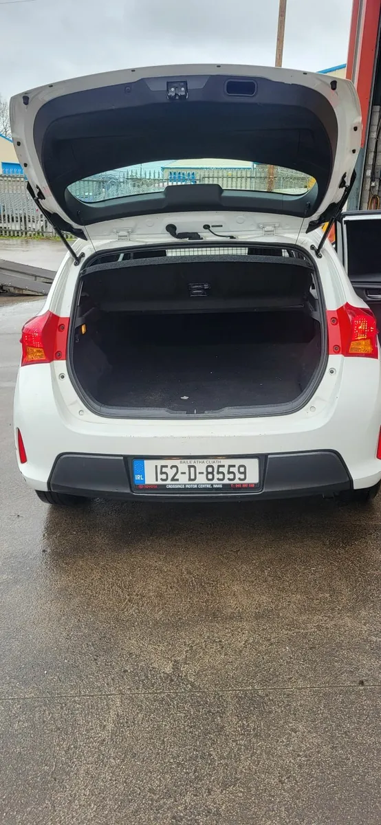 Toyota Auris 2015 - Image 4