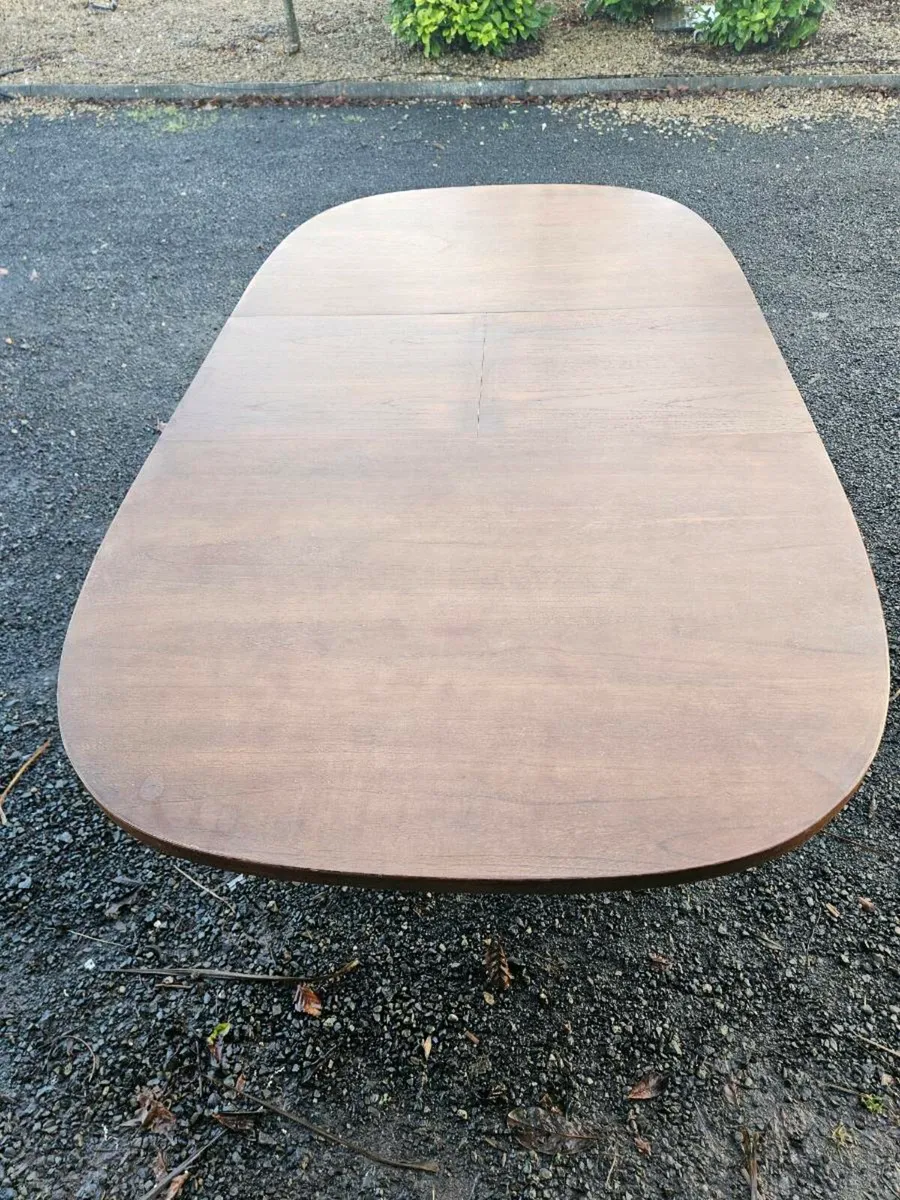 Kitchen table - Image 1