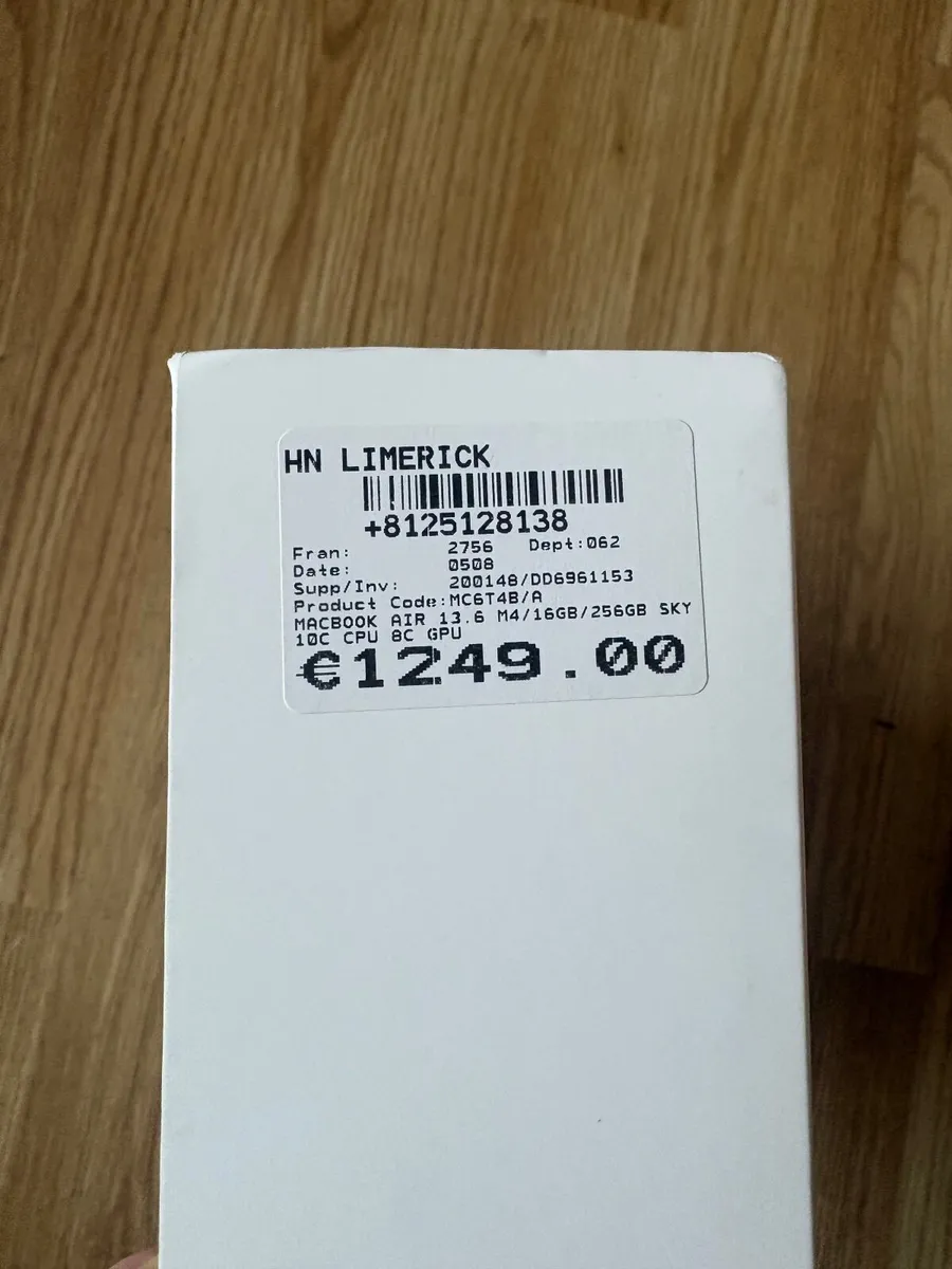 Macbook Air - Image 3