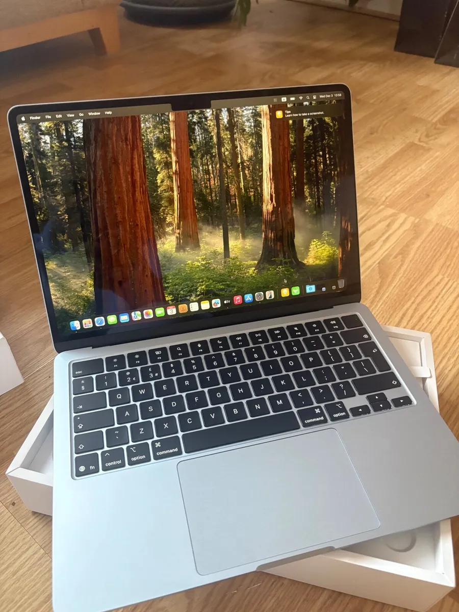 Macbook Air - Image 1