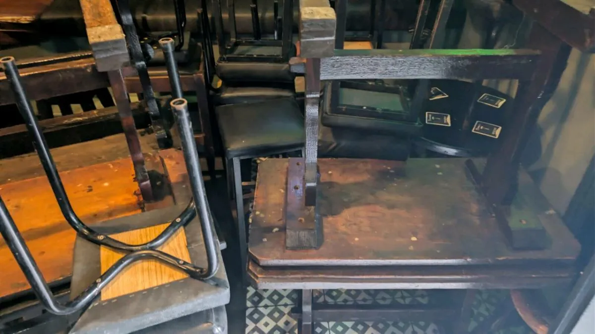 Bar PubTABLES AND STOOLS - Image 2