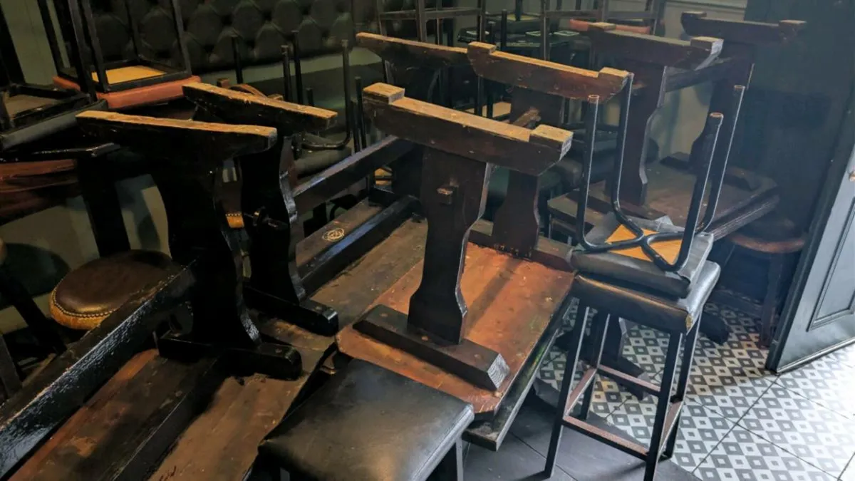 Bar PubTABLES AND STOOLS - Image 3