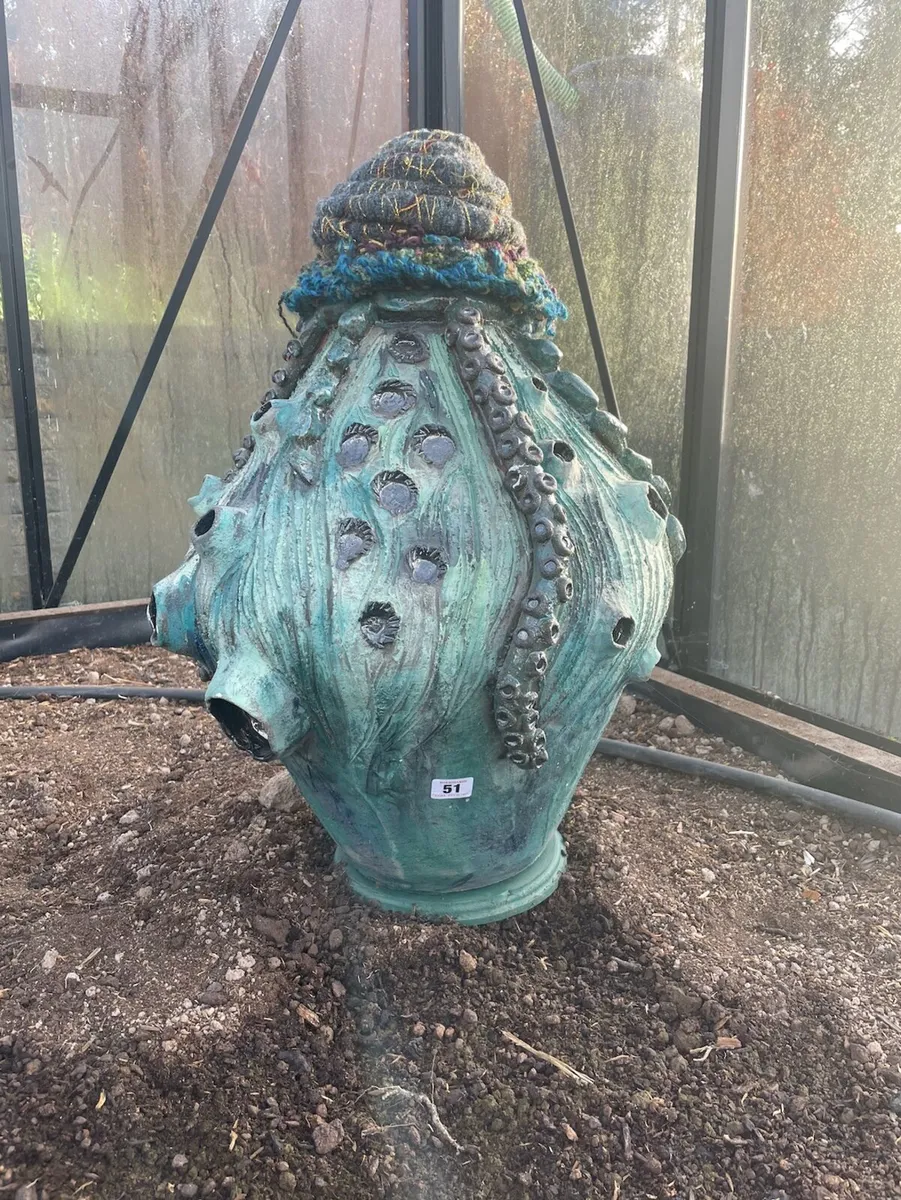 2 x Ceramic pieces  and 1 x lovely sketch piece - Image 2