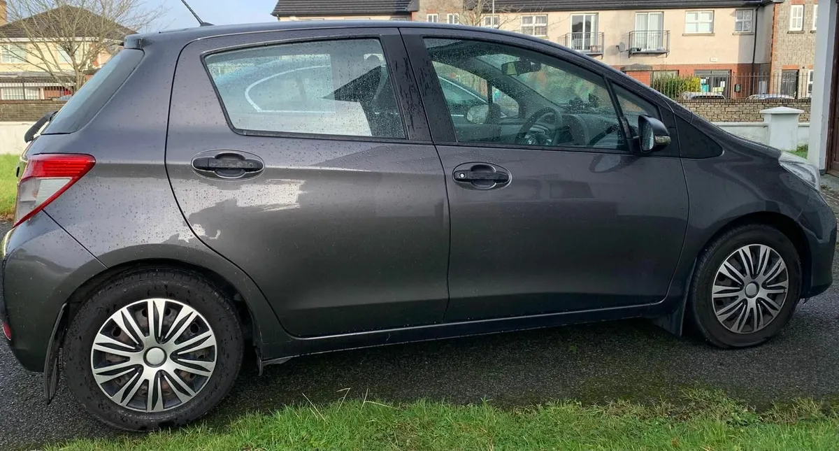Toyota Yaris 2013 - Image 4