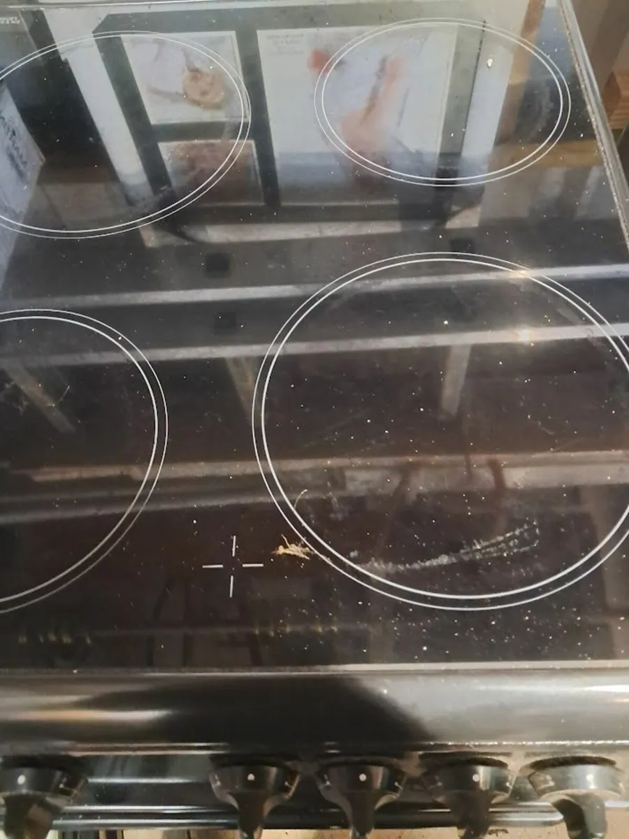 hotpoint cooker ceramice hob oven and grill - Image 1