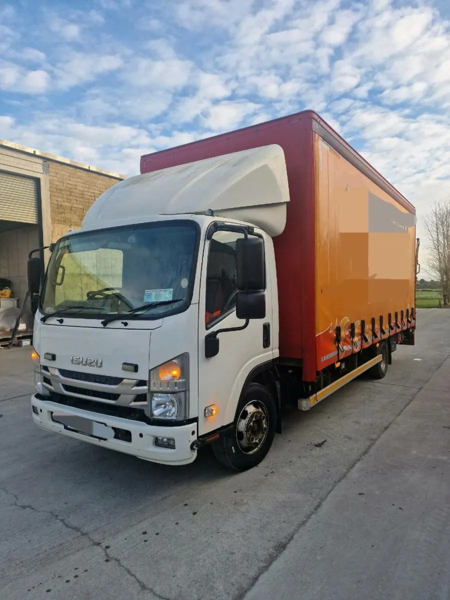 Isuzu 7.5 tonne Curtain Sider - Image 1